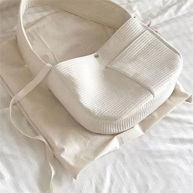Outdoor Travel Handbag Breathable Carrier
